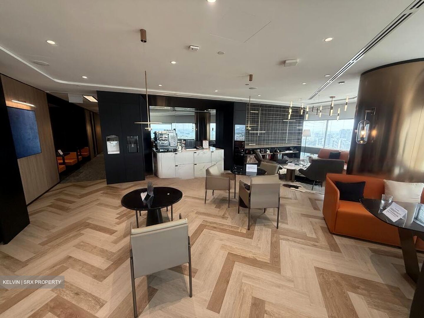 Gateway East (D7), Office #472600351